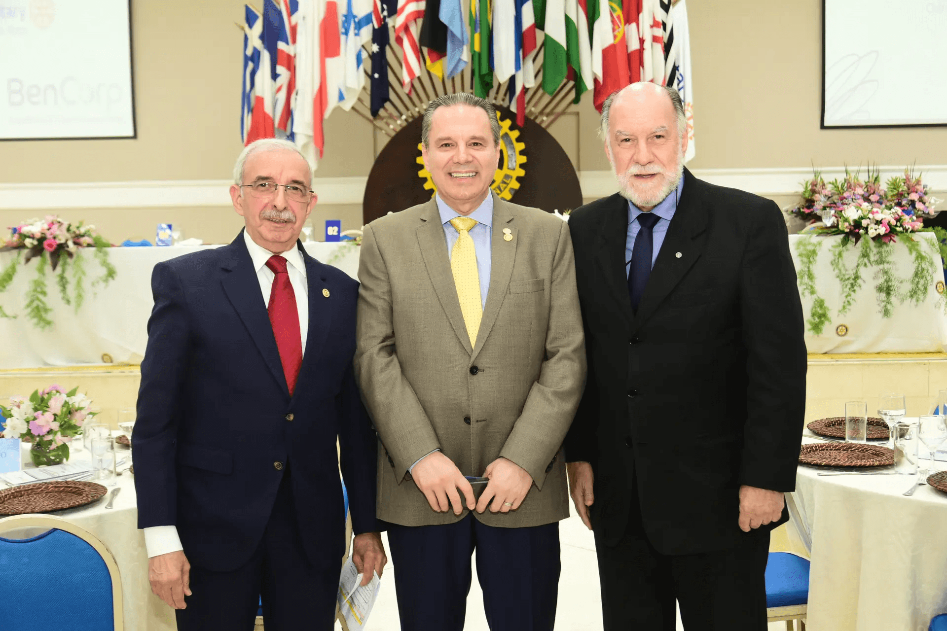 Ricardo Piragini com companheiros no encerramento da Gestão 2025/2026