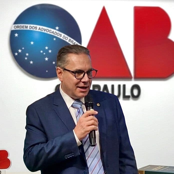 Ricardo Piragini durante pronunciamento institucional
