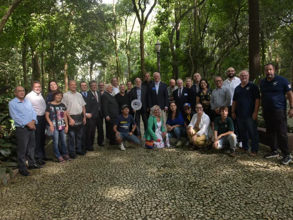 Plantio de árvores no Centenário - Filantropia no acervo do Rotary Clube de São Paulo